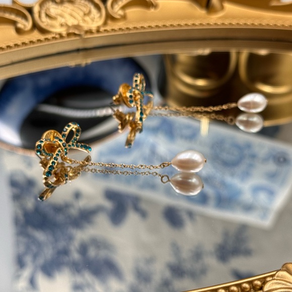 🆕 OSCAR DE LA RENTA 🧿 NWOT Swarovski Blue Crystal Bow Pearl Drop Earrings - Picture 6 of 15